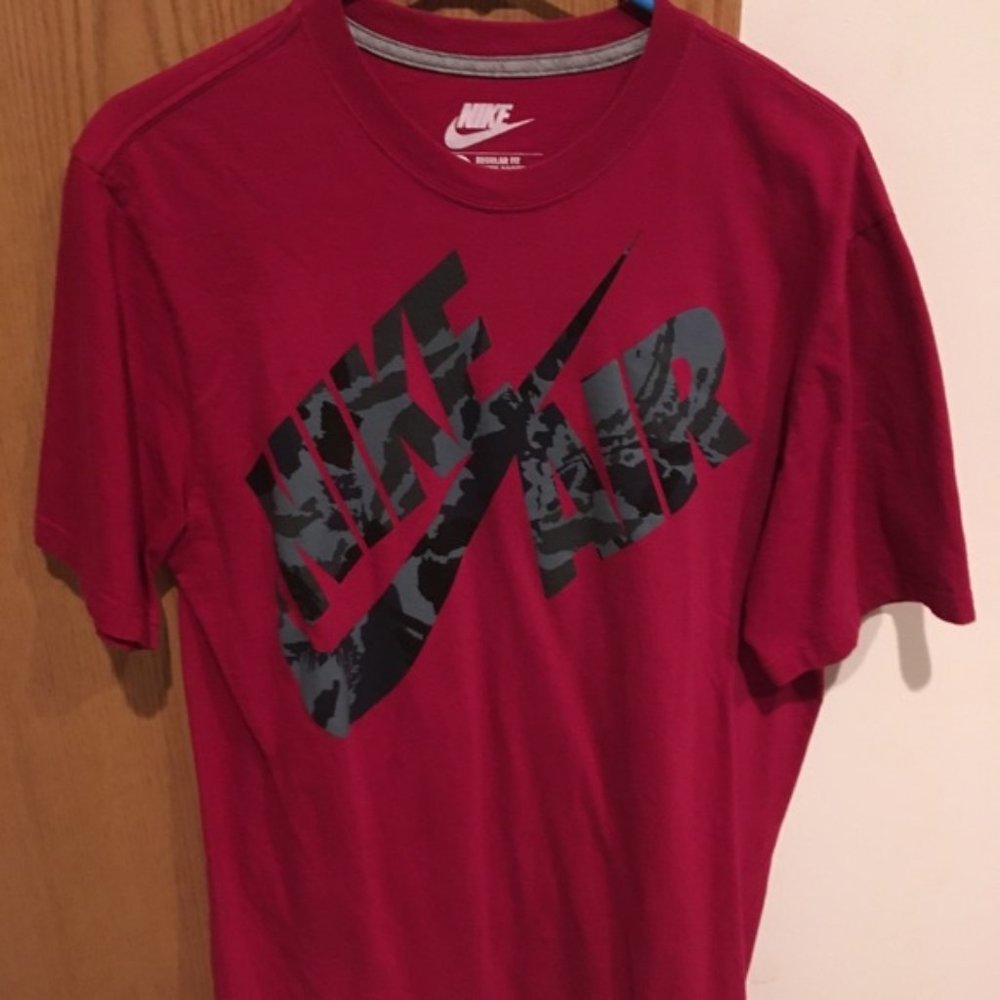 - SOLD - Nike AIR T Shirt